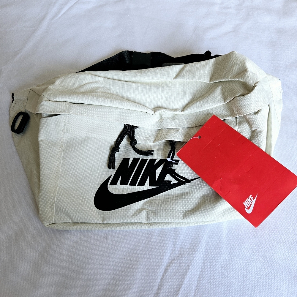 Nike large belt bage, off white